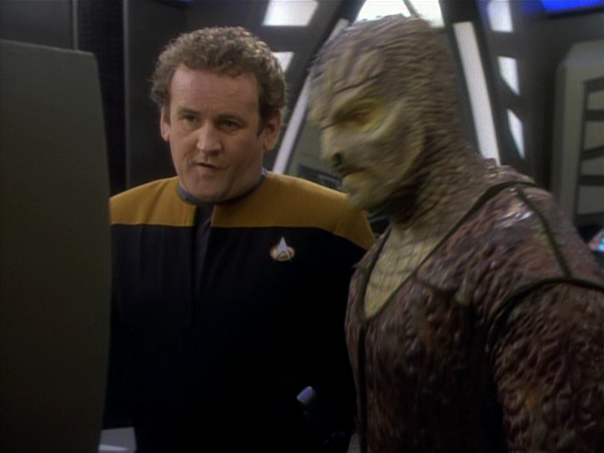 extant_StarTrekDS9_1x06-CaptivePursuitl_01090.jpg