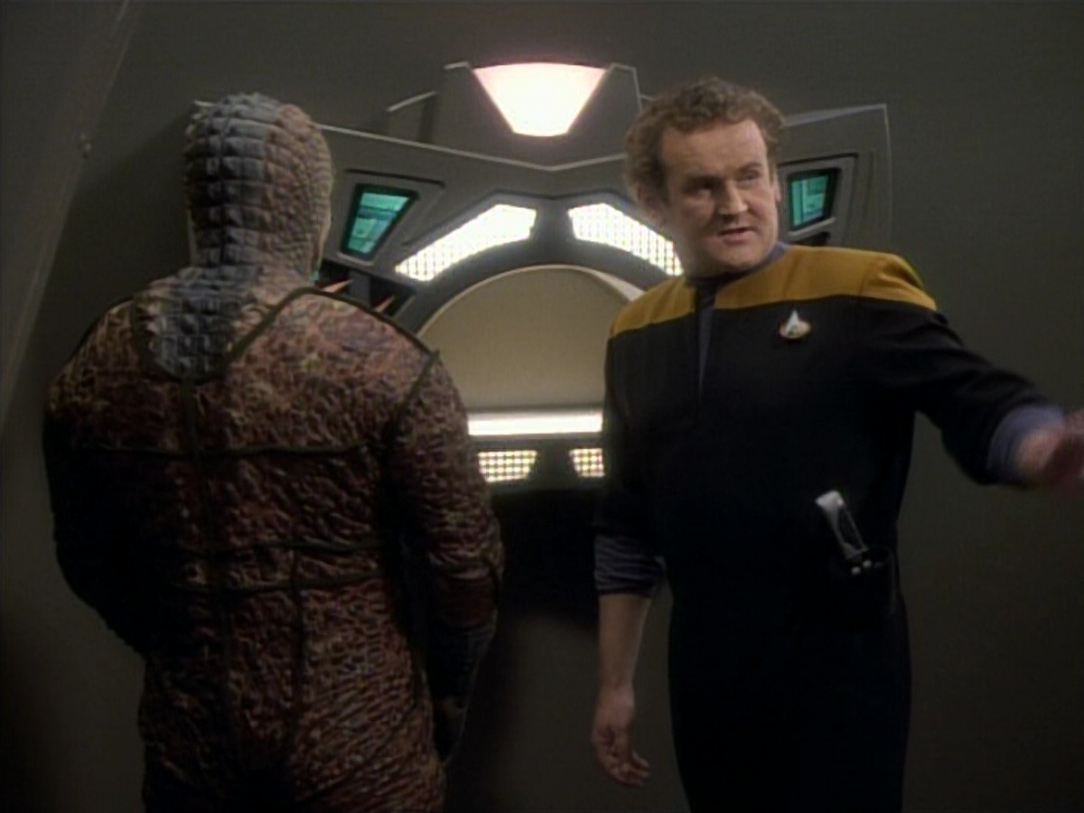 extant_StarTrekDS9_1x06-CaptivePursuitl_01096.jpg