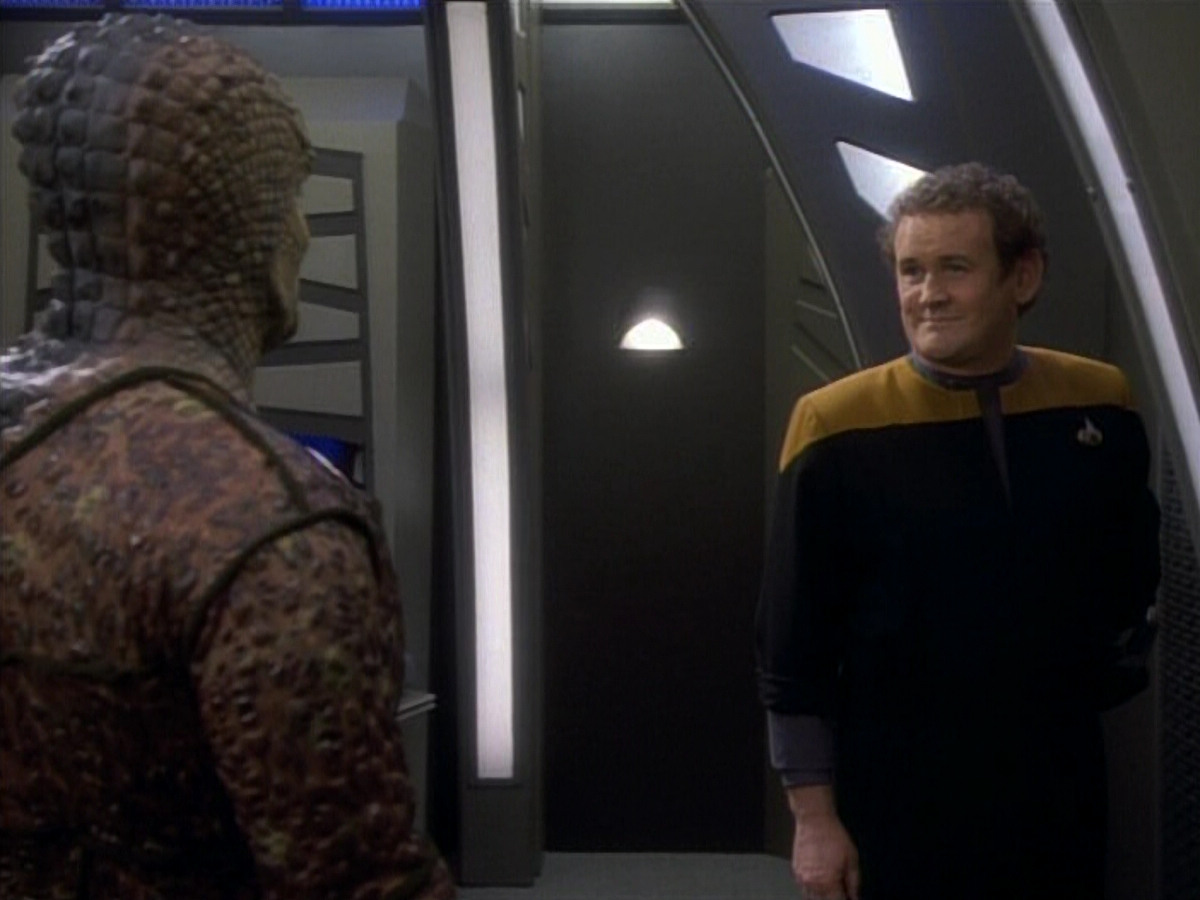 extant_StarTrekDS9_1x06-CaptivePursuitl_01114.jpg