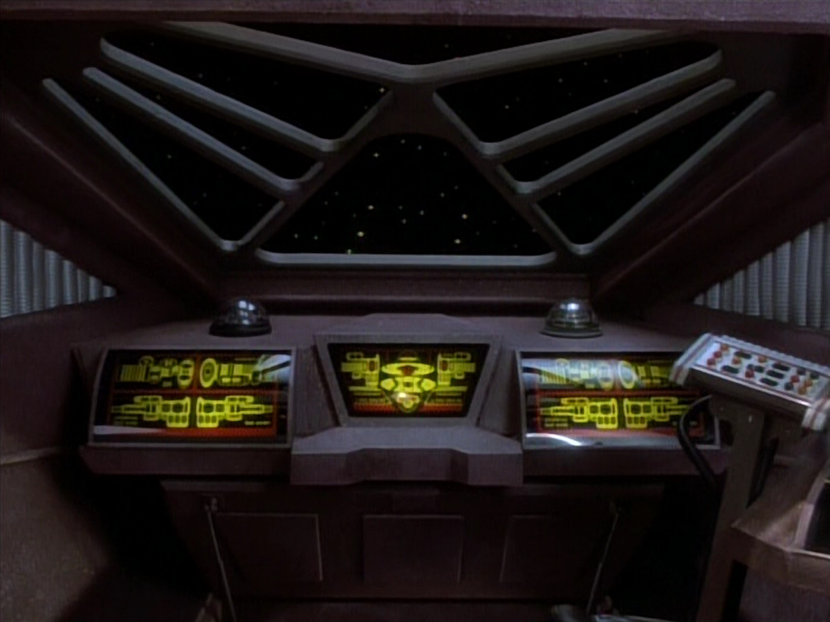 extant_StarTrekDS9_1x06-CaptivePursuitl_01258.jpg
