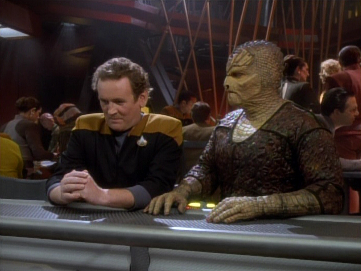 extant_StarTrekDS9_1x06-CaptivePursuitl_01461.jpg