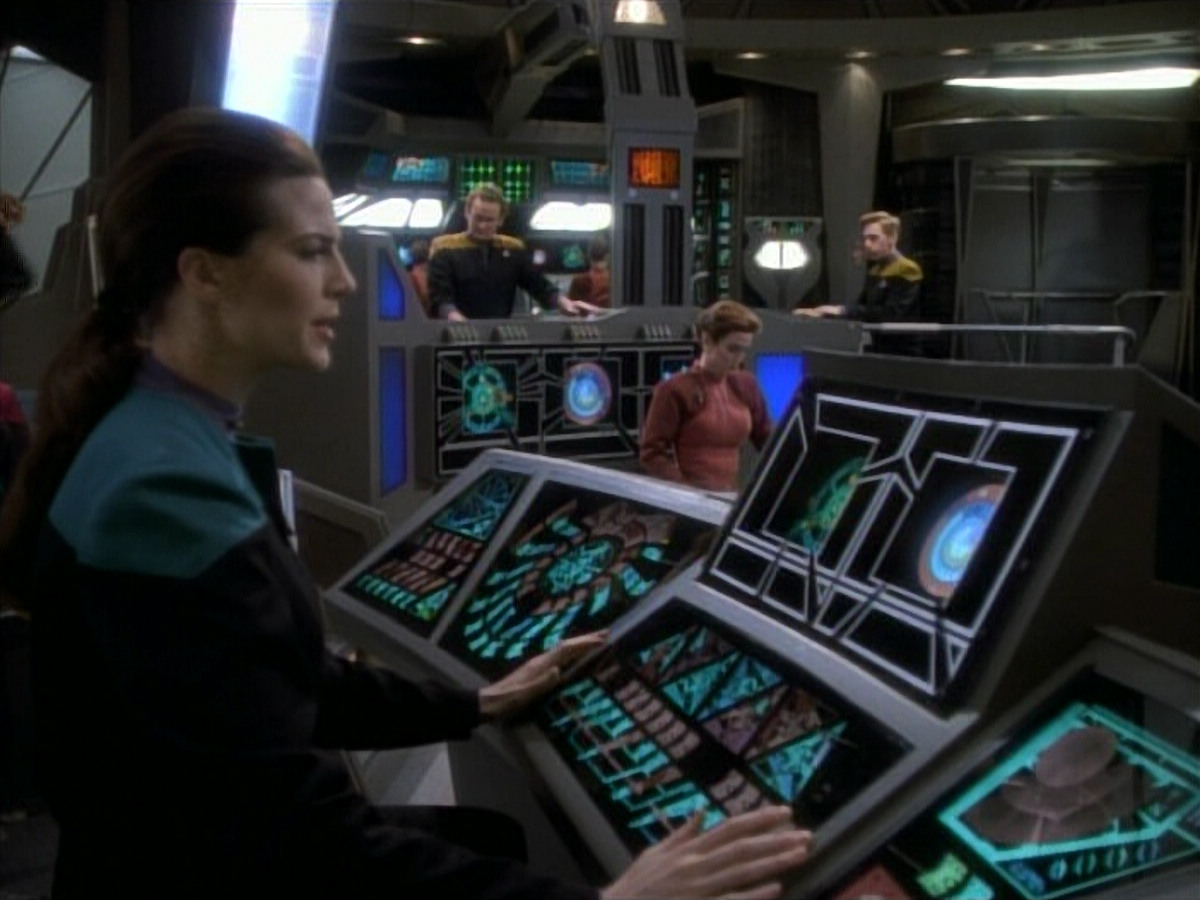 extant_StarTrekDS9_1x06-CaptivePursuitl_02067.jpg