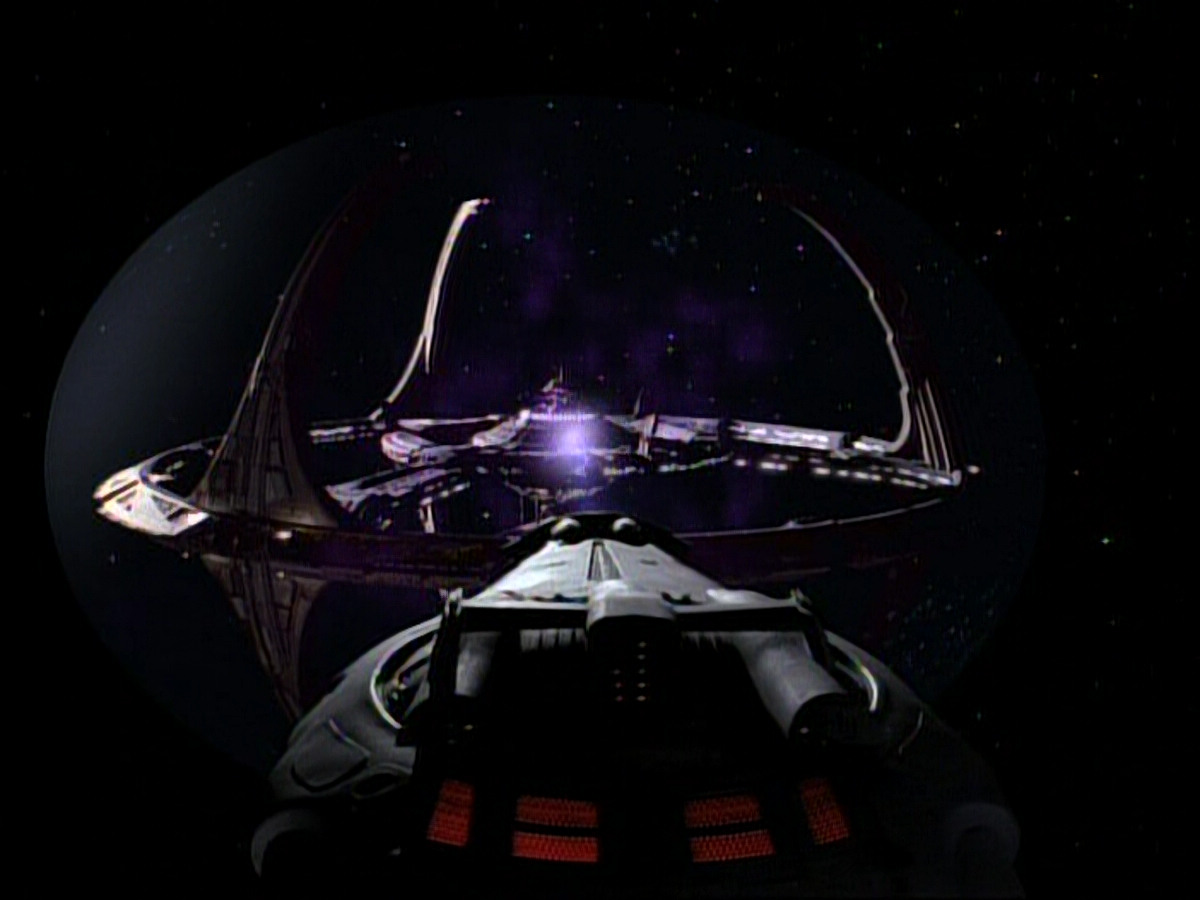 extant_StarTrekDS9_1x06-CaptivePursuitl_02121.jpg