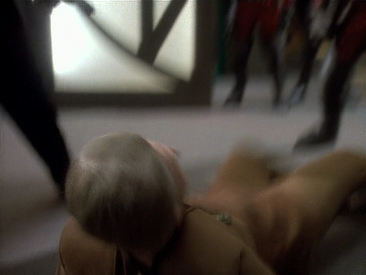 extant_StarTrekDS9_1x06-CaptivePursuitl_02204.jpg