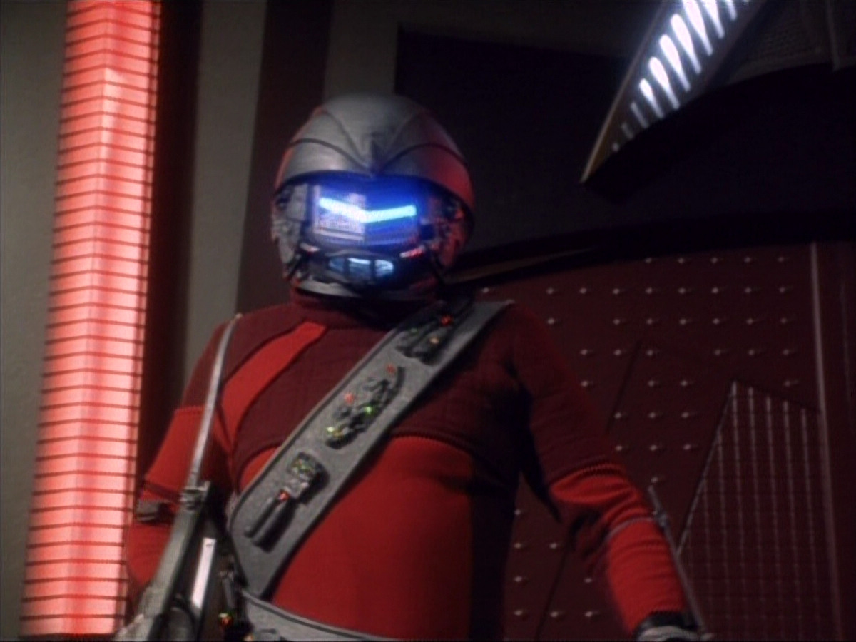 extant_StarTrekDS9_1x06-CaptivePursuitl_02264.jpg
