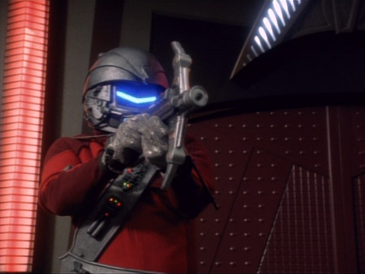extant_StarTrekDS9_1x06-CaptivePursuitl_02266.jpg