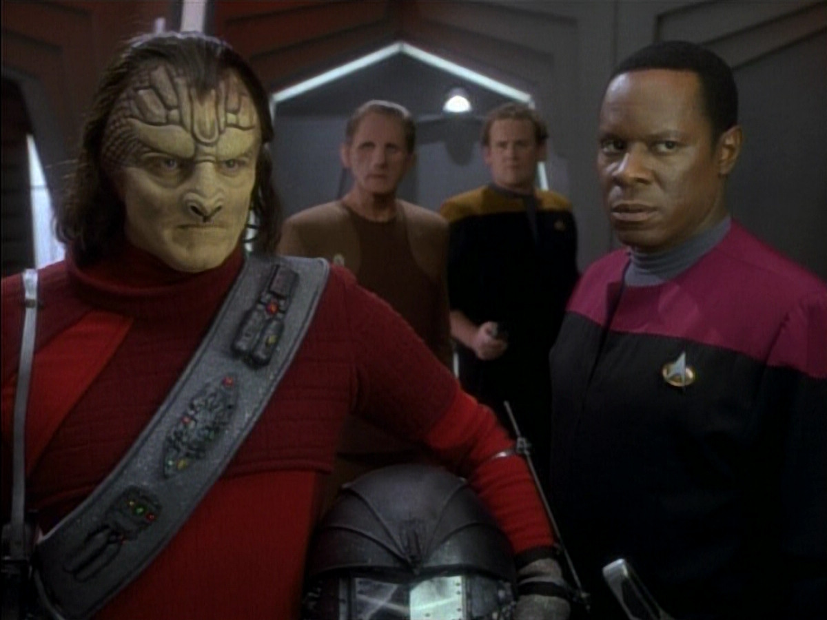 extant_StarTrekDS9_1x06-CaptivePursuitl_02493.jpg