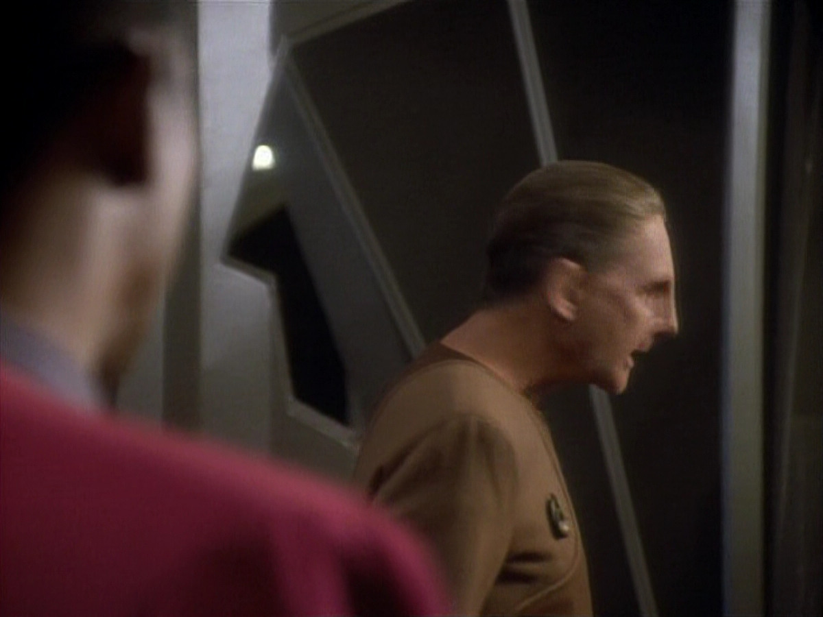 extant_StarTrekDS9_1x06-CaptivePursuitl_03185.jpg