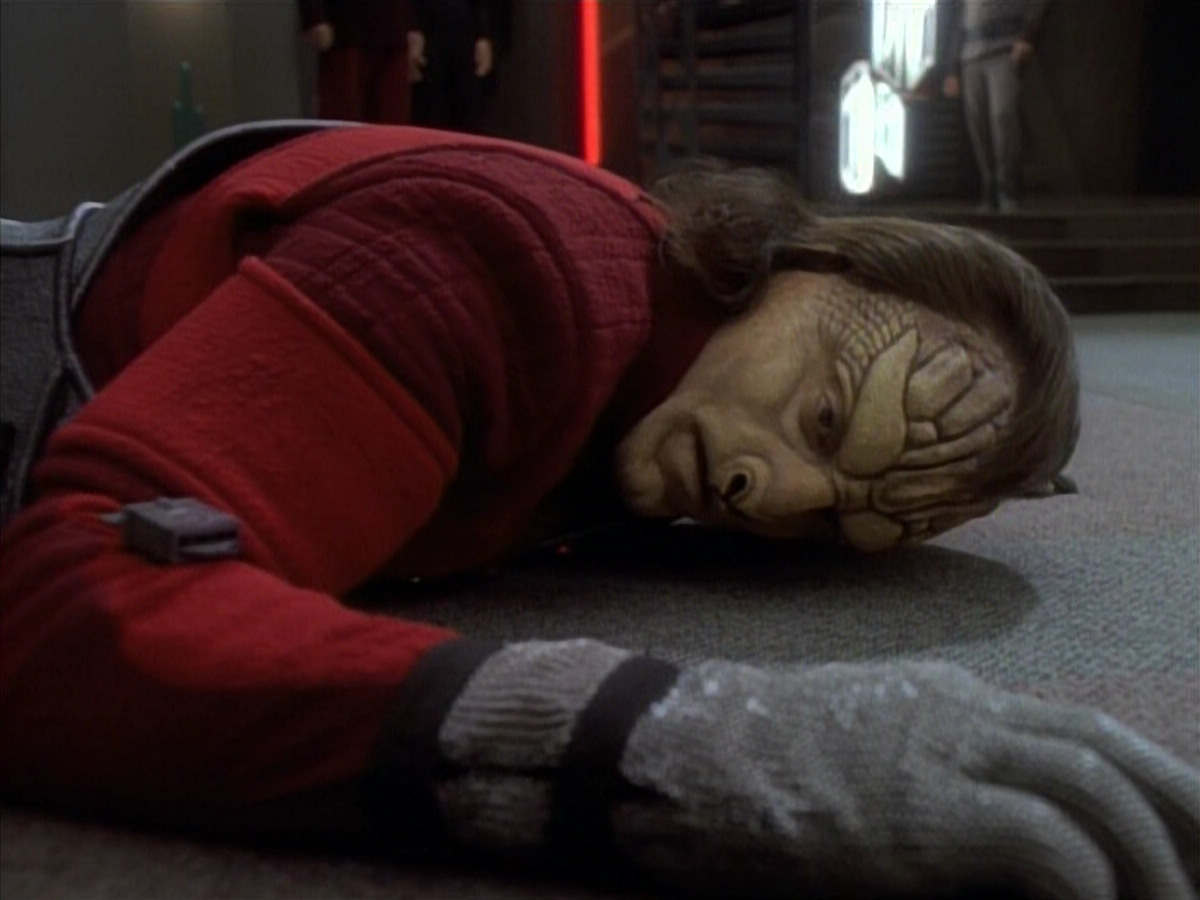 extant_StarTrekDS9_1x06-CaptivePursuitl_03241.jpg