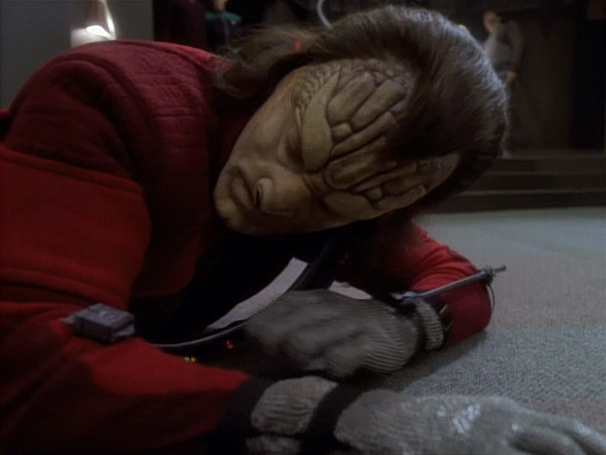 extant_StarTrekDS9_1x06-CaptivePursuitl_03244.jpg