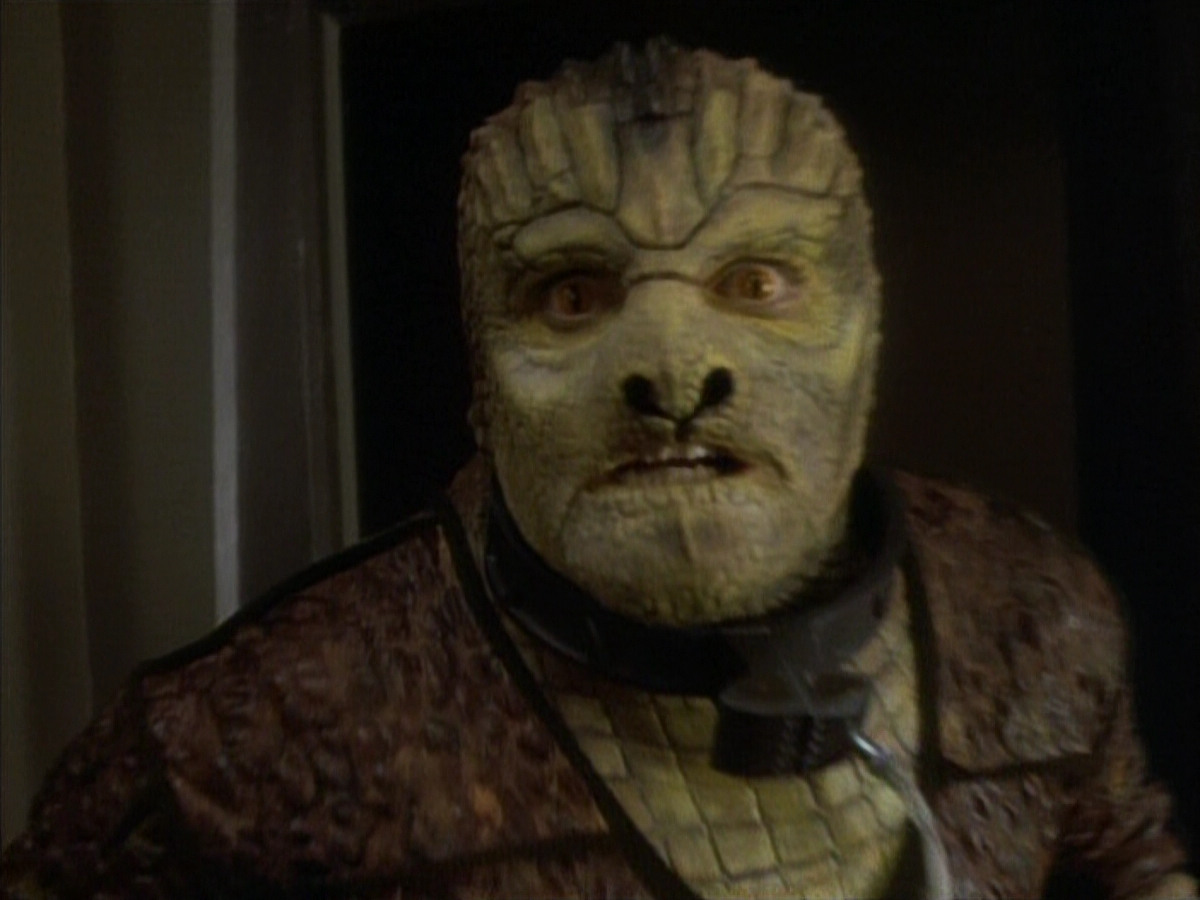 extant_StarTrekDS9_1x06-CaptivePursuitl_03261.jpg