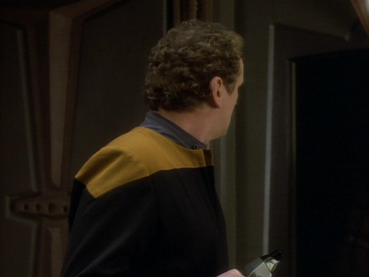 extant_StarTrekDS9_1x06-CaptivePursuitl_03276.jpg
