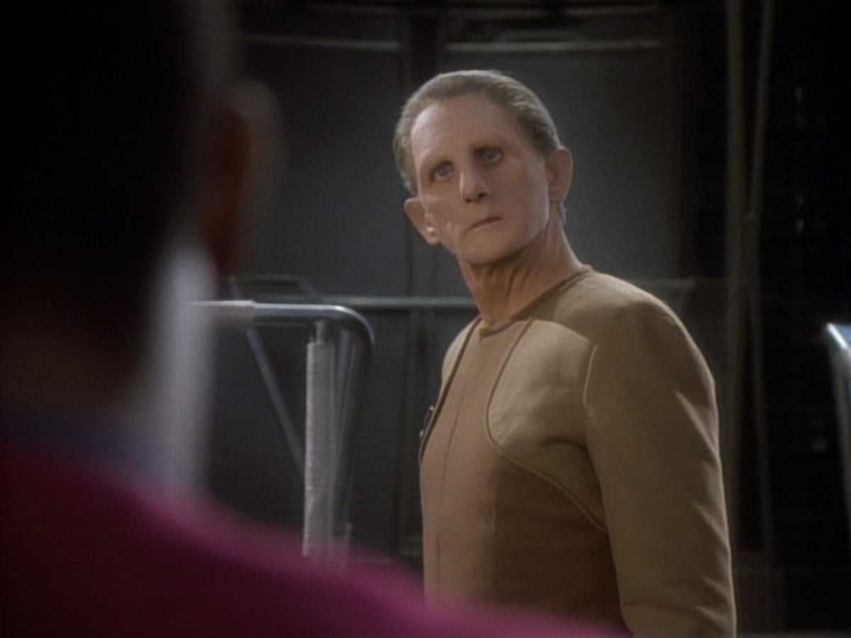 extant_StarTrekDS9_1x06-CaptivePursuitl_03320.jpg