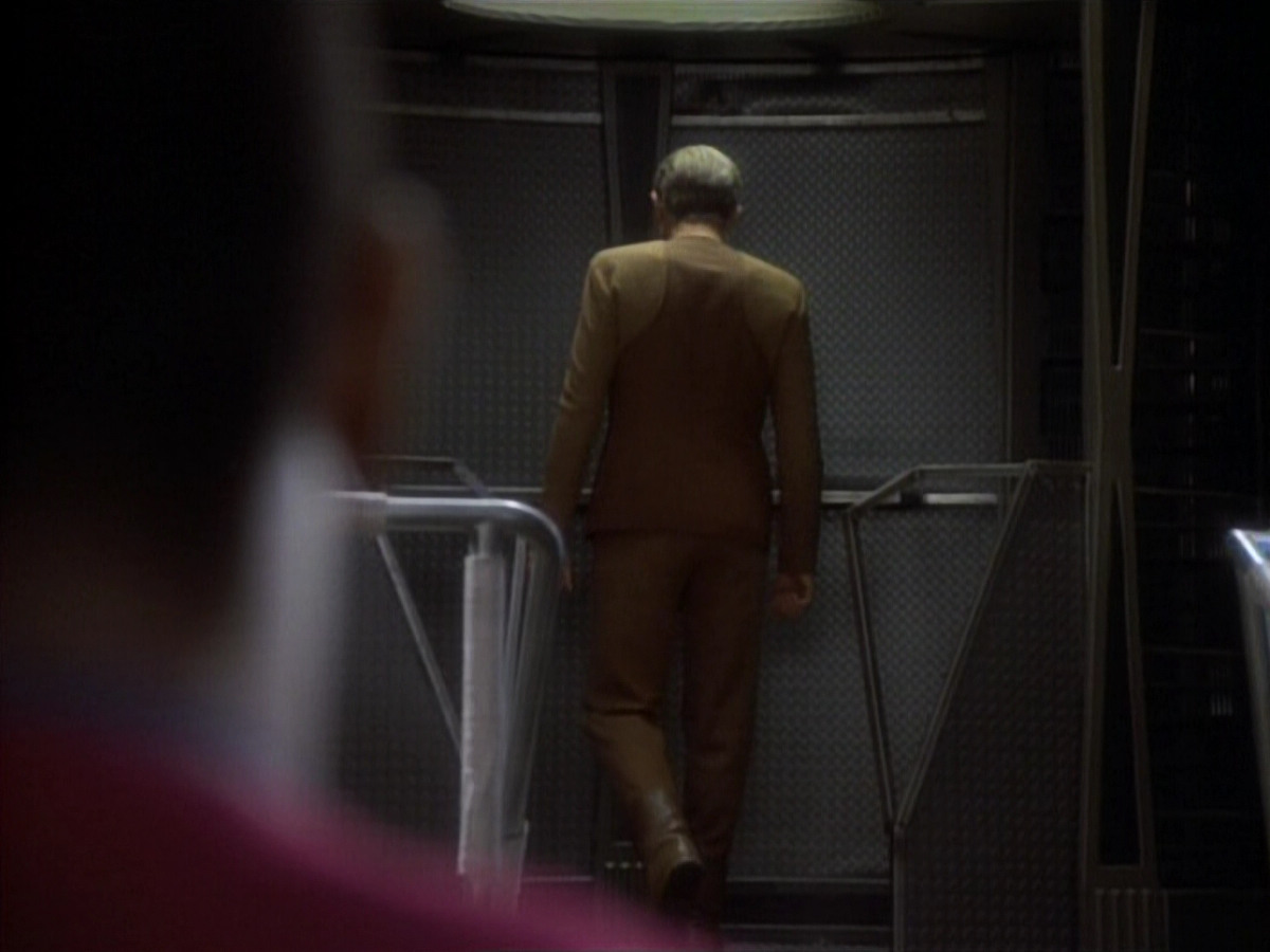 extant_StarTrekDS9_1x06-CaptivePursuitl_03336.jpg