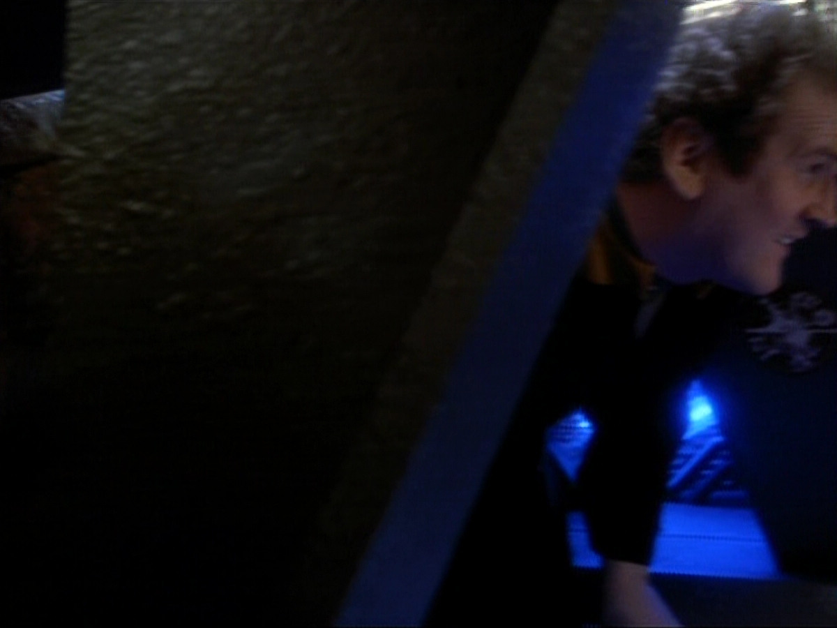 extant_StarTrekDS9_1x06-CaptivePursuitl_03348.jpg