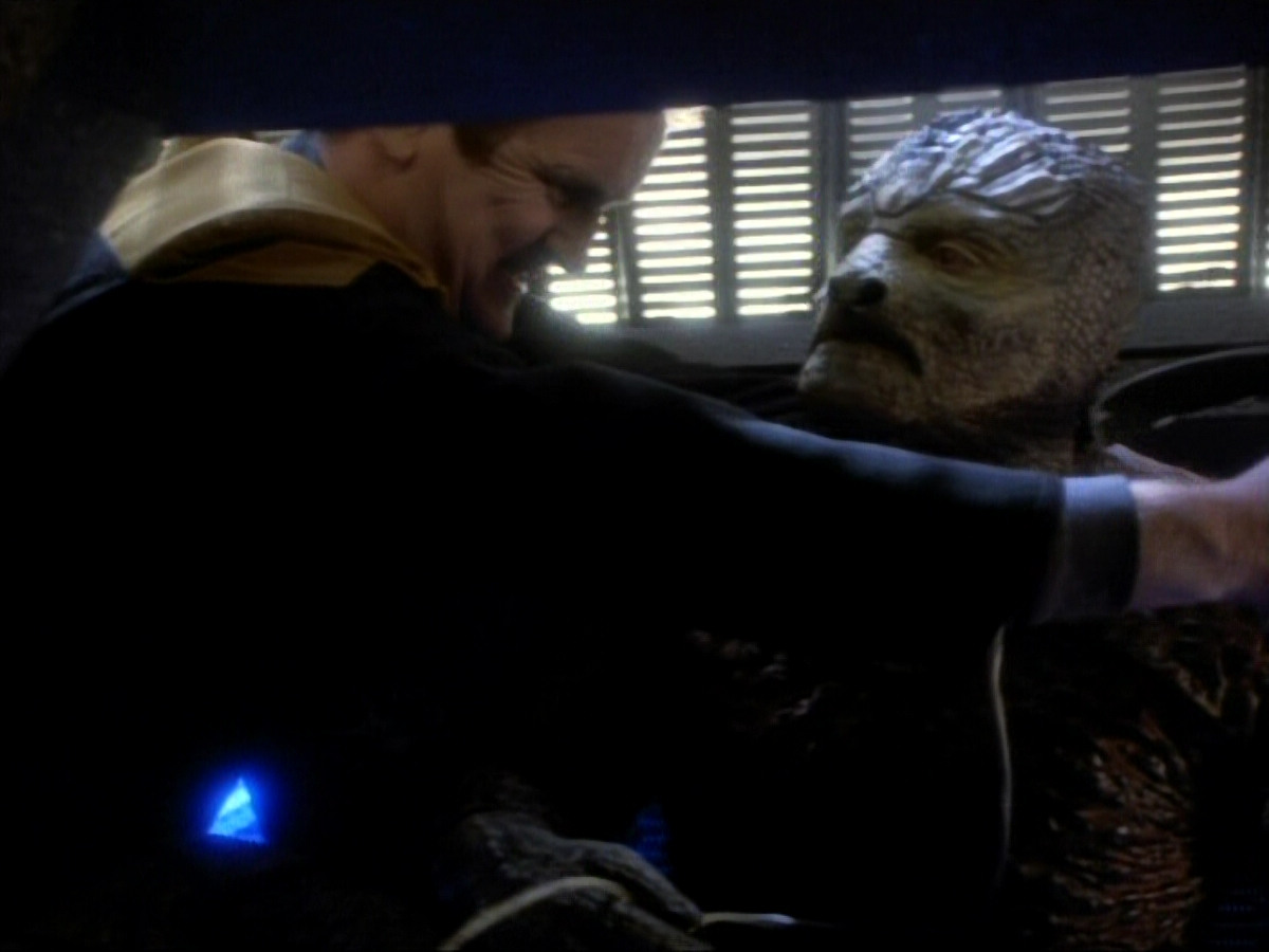 extant_StarTrekDS9_1x06-CaptivePursuitl_03370.jpg