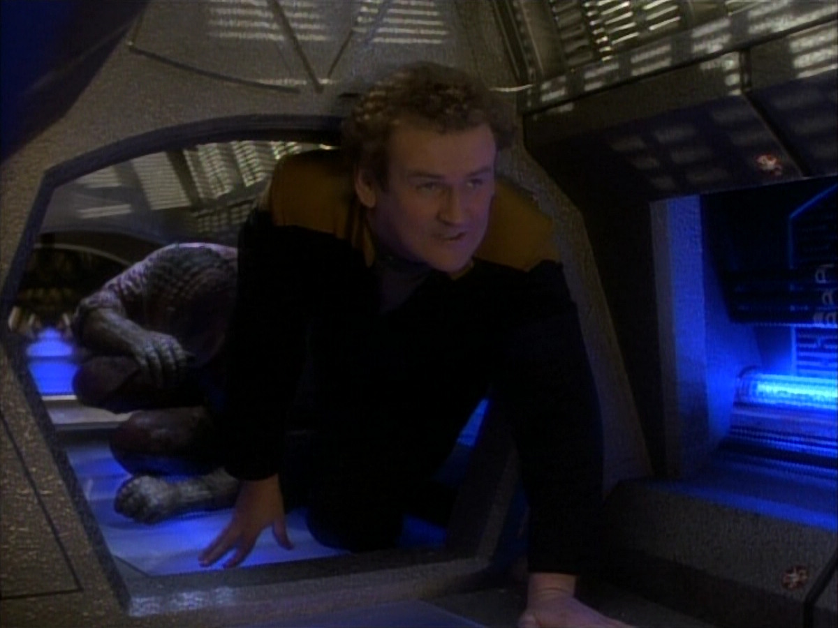 extant_StarTrekDS9_1x06-CaptivePursuitl_03398.jpg