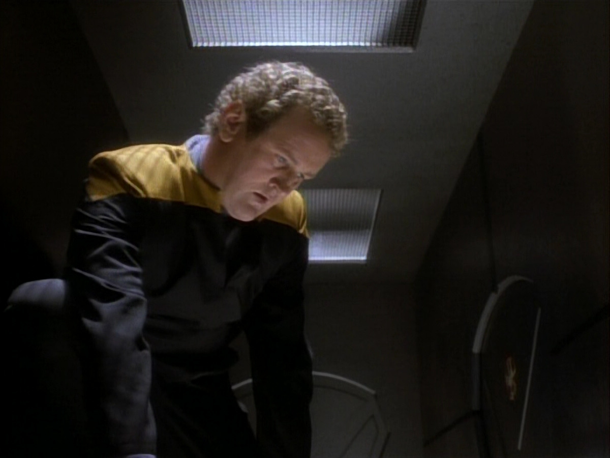extant_StarTrekDS9_1x06-CaptivePursuitl_03409.jpg