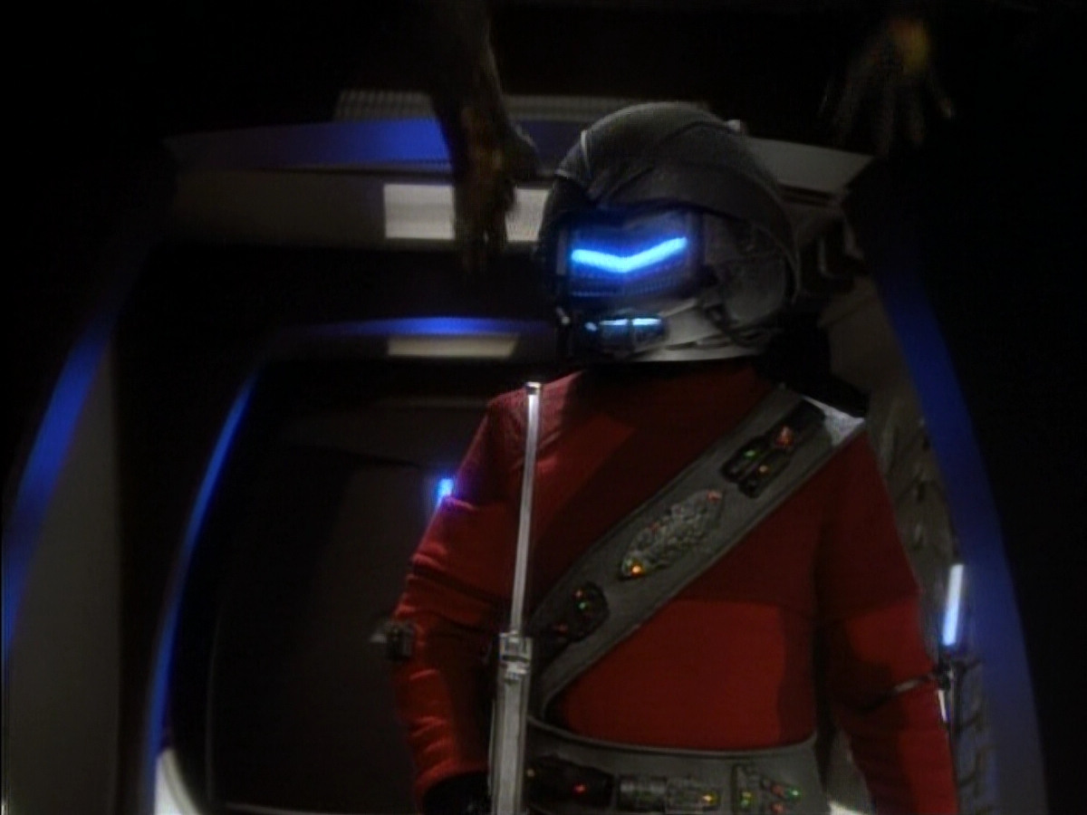 extant_StarTrekDS9_1x06-CaptivePursuitl_03425.jpg
