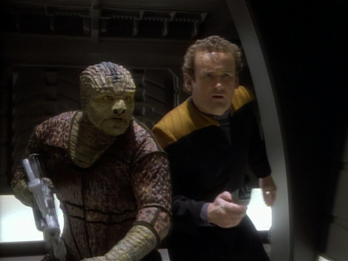 extant_StarTrekDS9_1x06-CaptivePursuitl_03440.jpg