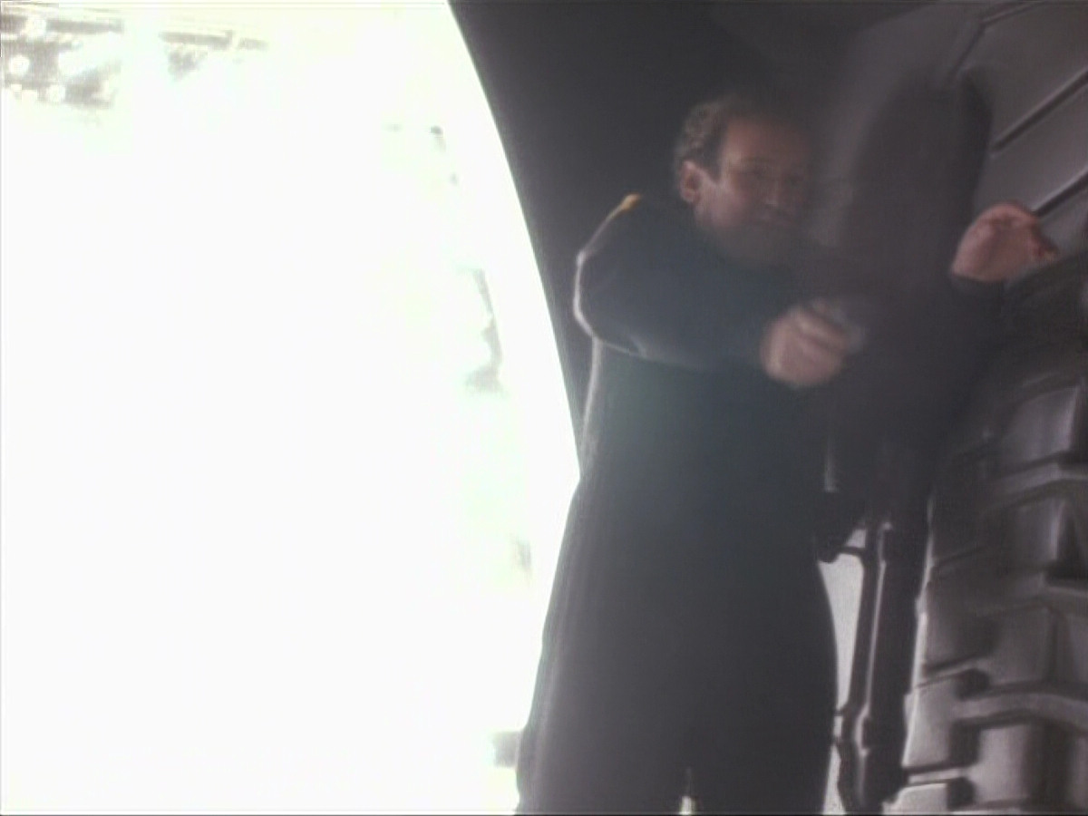 extant_StarTrekDS9_1x06-CaptivePursuitl_03449.jpg