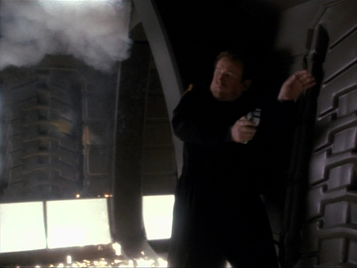 extant_StarTrekDS9_1x06-CaptivePursuitl_03450.jpg