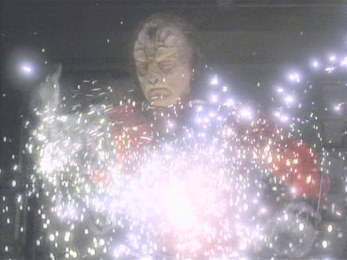 extant_StarTrekDS9_1x06-CaptivePursuitl_03455.jpg