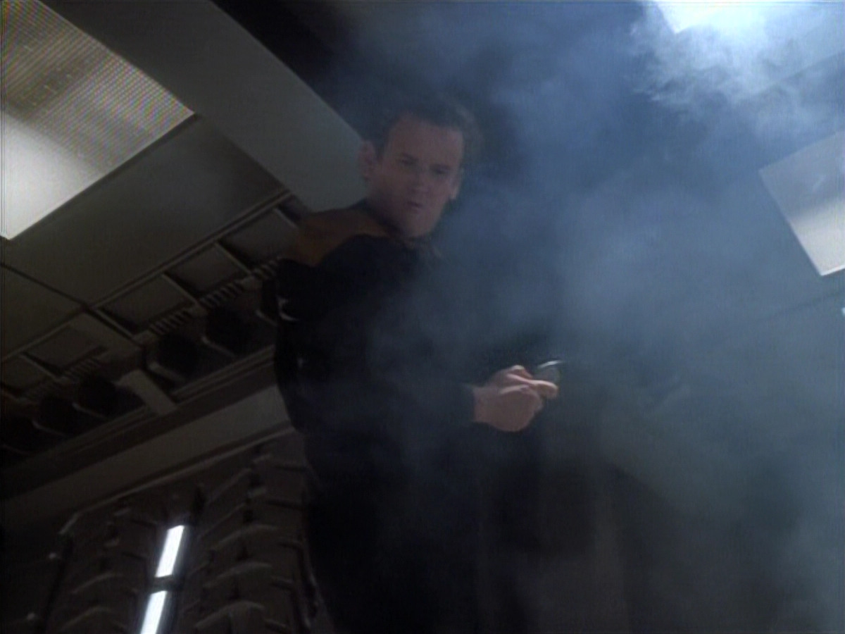 extant_StarTrekDS9_1x06-CaptivePursuitl_03481.jpg