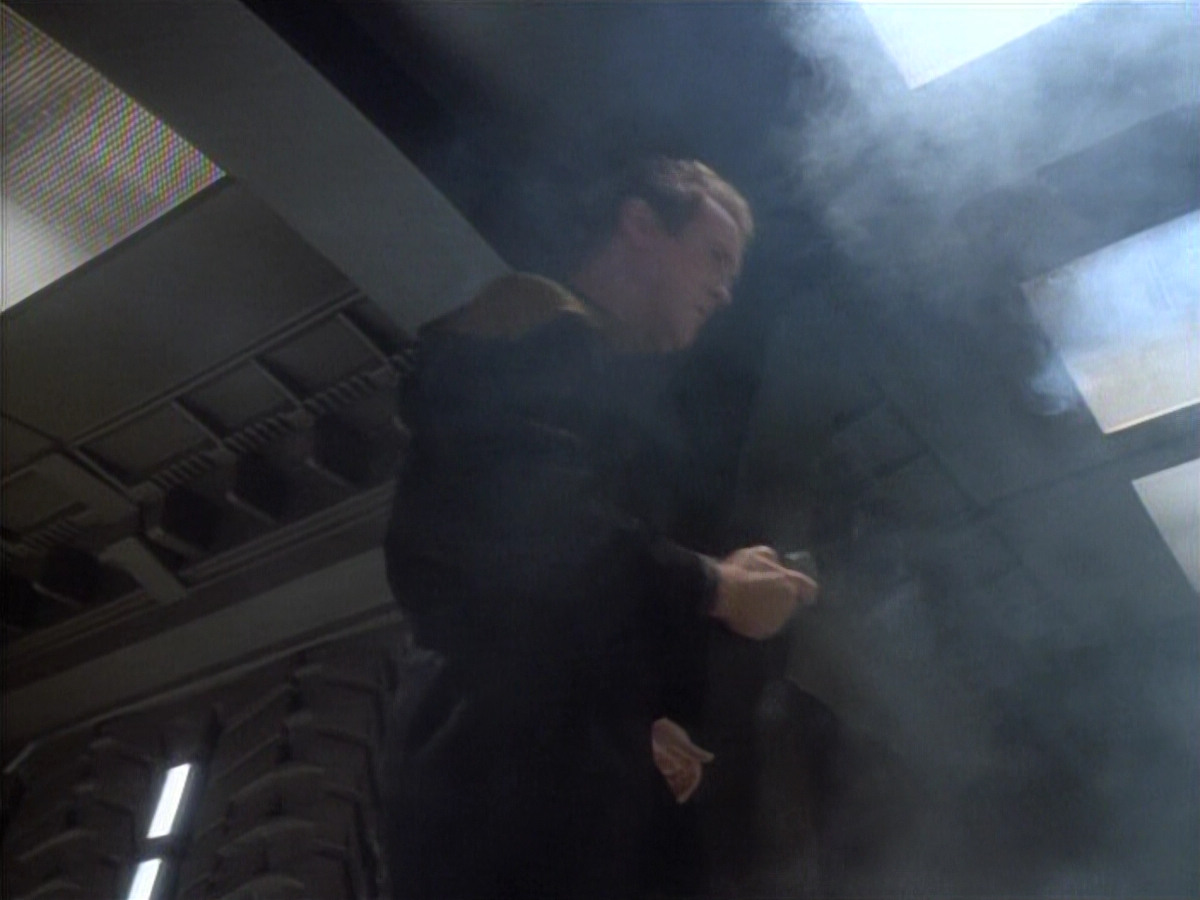 extant_StarTrekDS9_1x06-CaptivePursuitl_03483.jpg