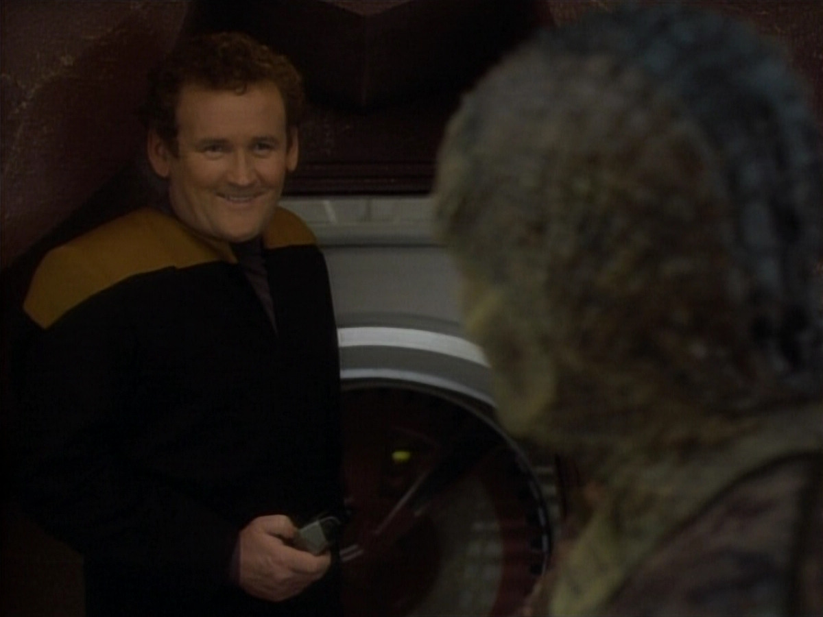 extant_StarTrekDS9_1x06-CaptivePursuitl_03546.jpg