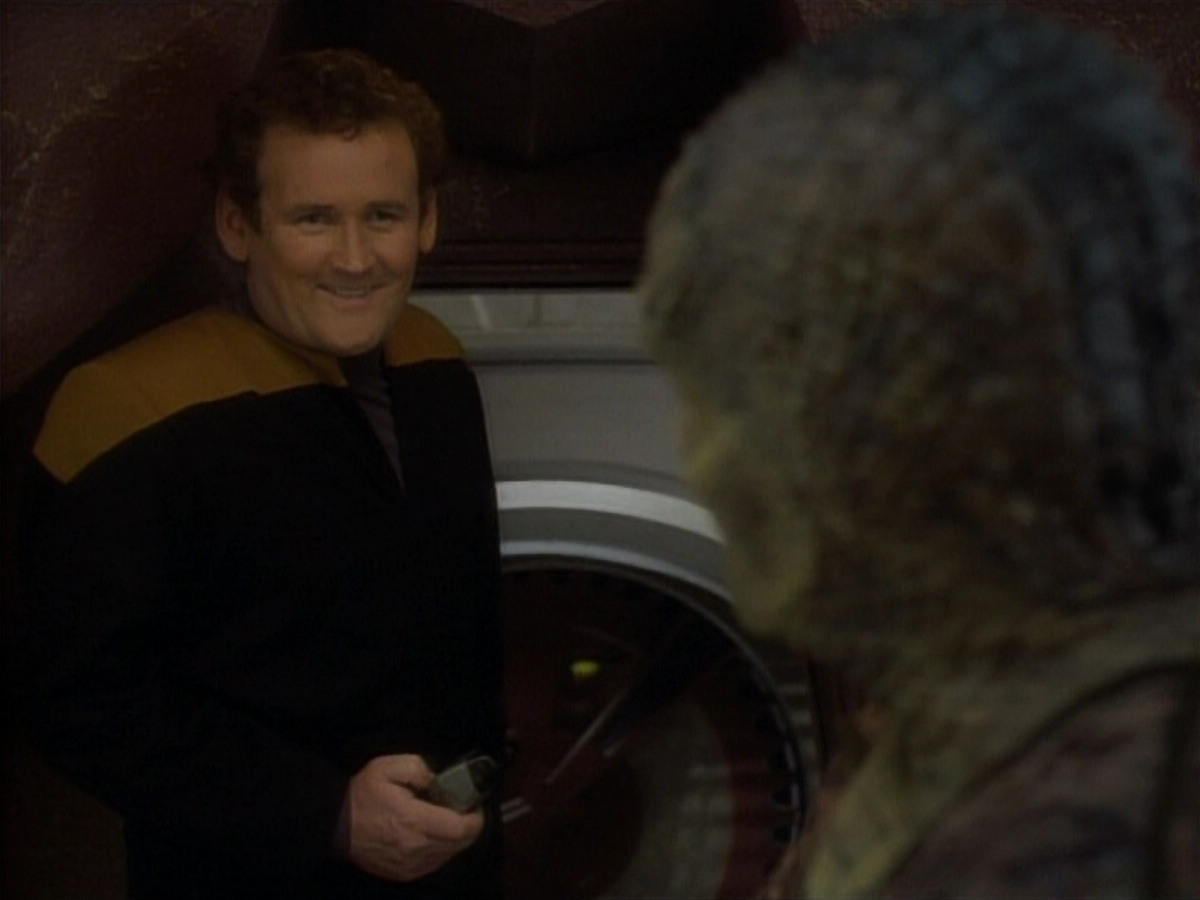 extant_StarTrekDS9_1x06-CaptivePursuitl_03547.jpg