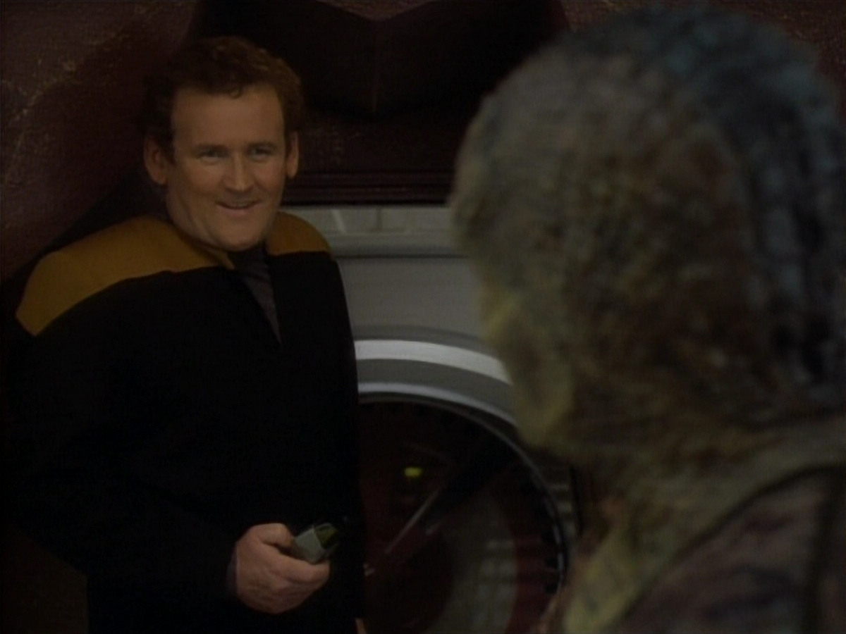 extant_StarTrekDS9_1x06-CaptivePursuitl_03548.jpg