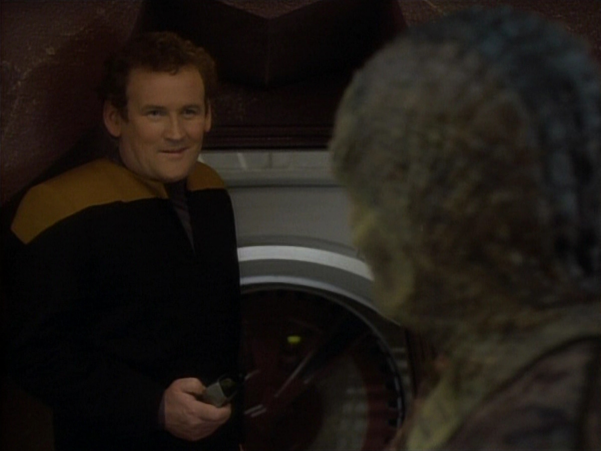 extant_StarTrekDS9_1x06-CaptivePursuitl_03550.jpg