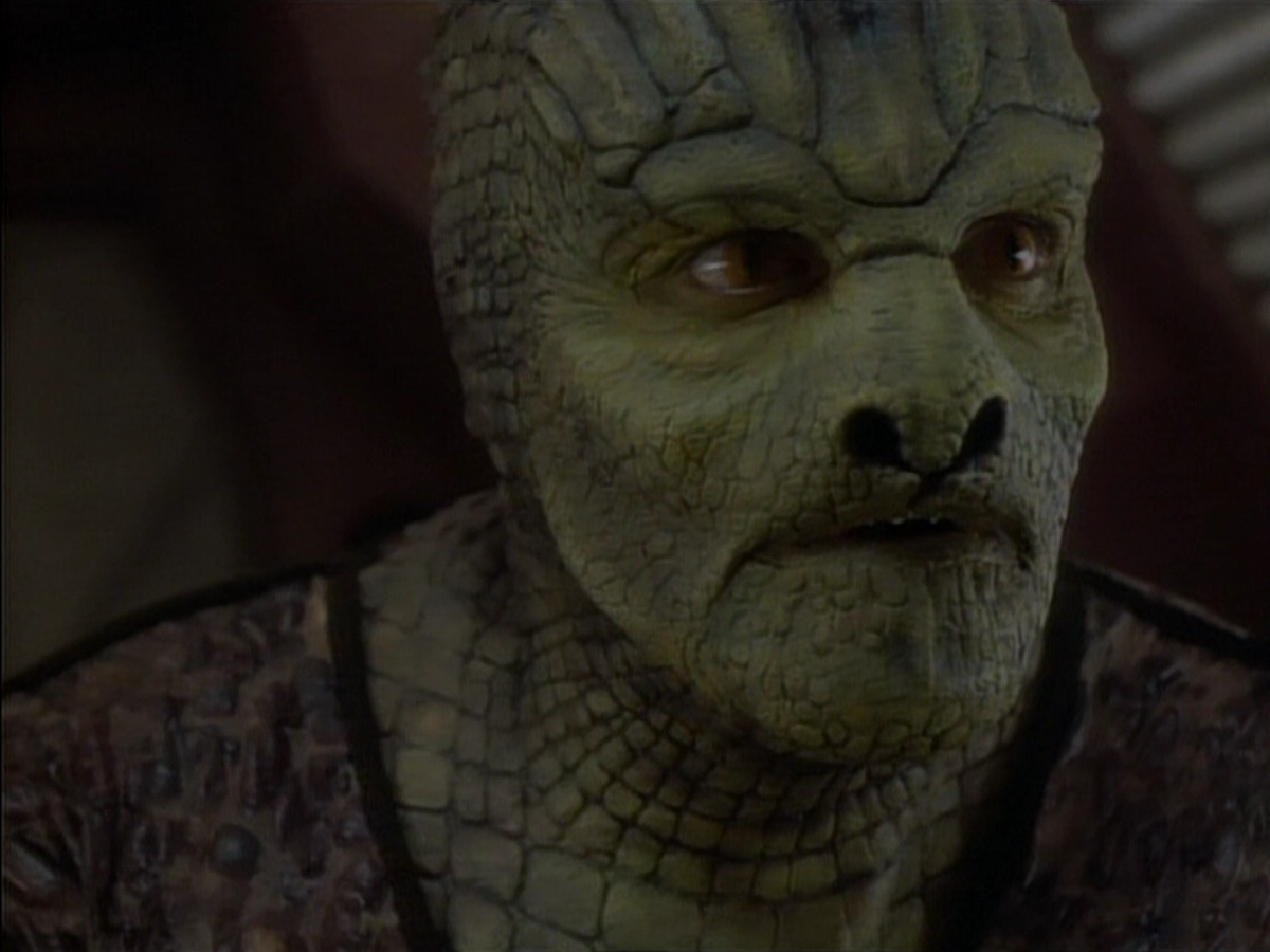 extant_StarTrekDS9_1x06-CaptivePursuitl_03616.jpg