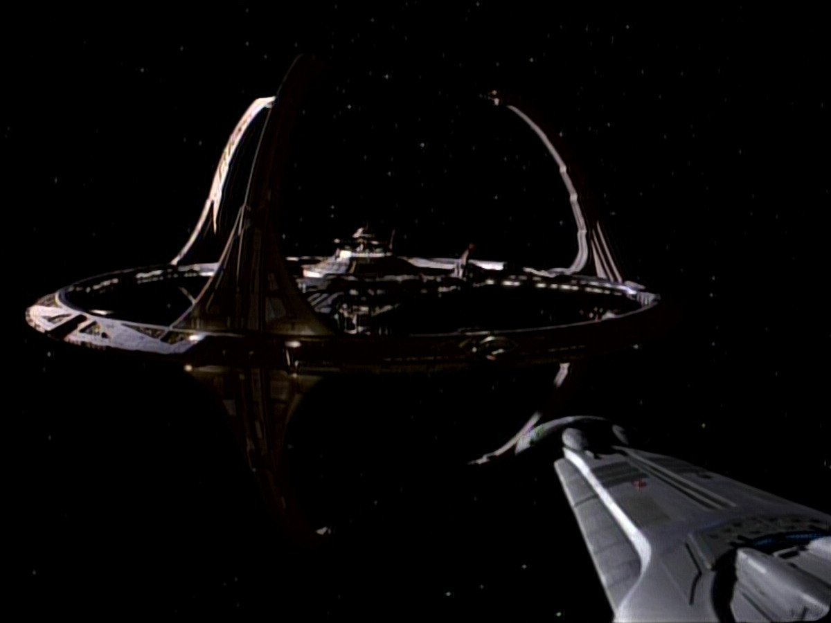 extant_StarTrekDS9_1x06-CaptivePursuitl_03619.jpg