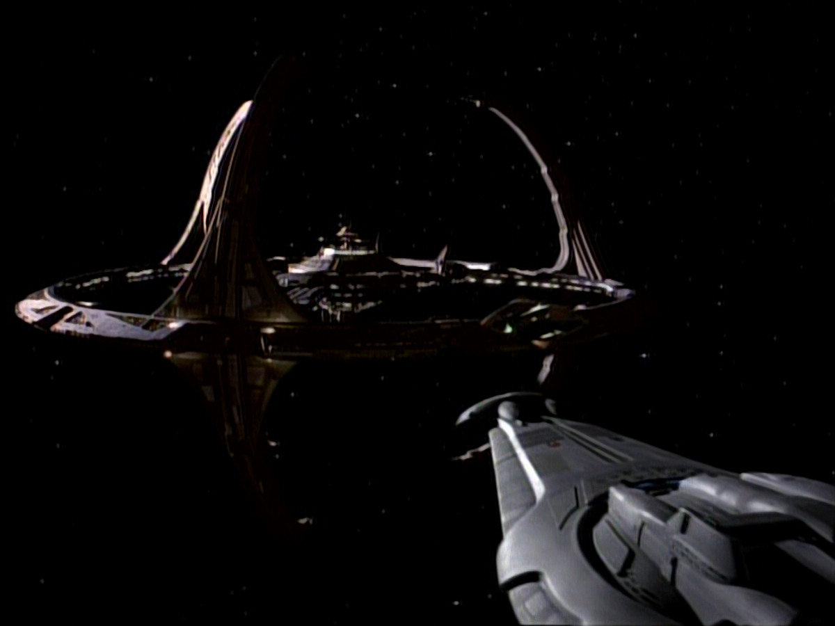 extant_StarTrekDS9_1x06-CaptivePursuitl_03621.jpg