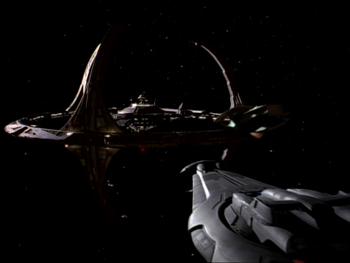 extant_StarTrekDS9_1x06-CaptivePursuitl_03622.jpg