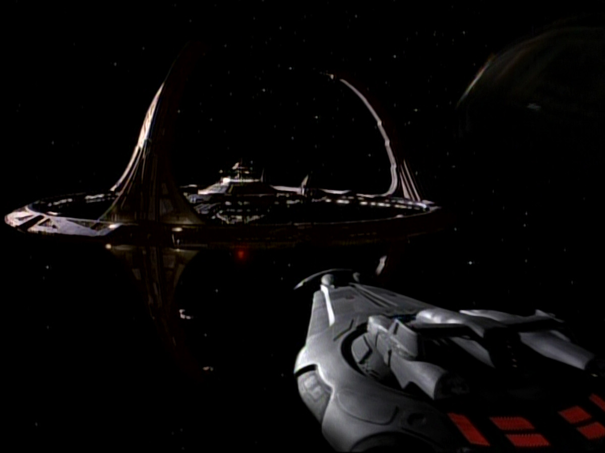 extant_StarTrekDS9_1x06-CaptivePursuitl_03623.jpg