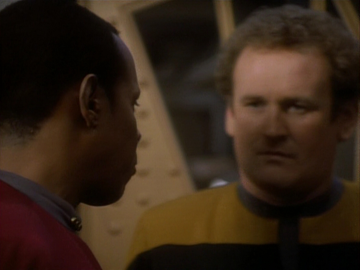 extant_StarTrekDS9_1x06-CaptivePursuitl_03652.jpg