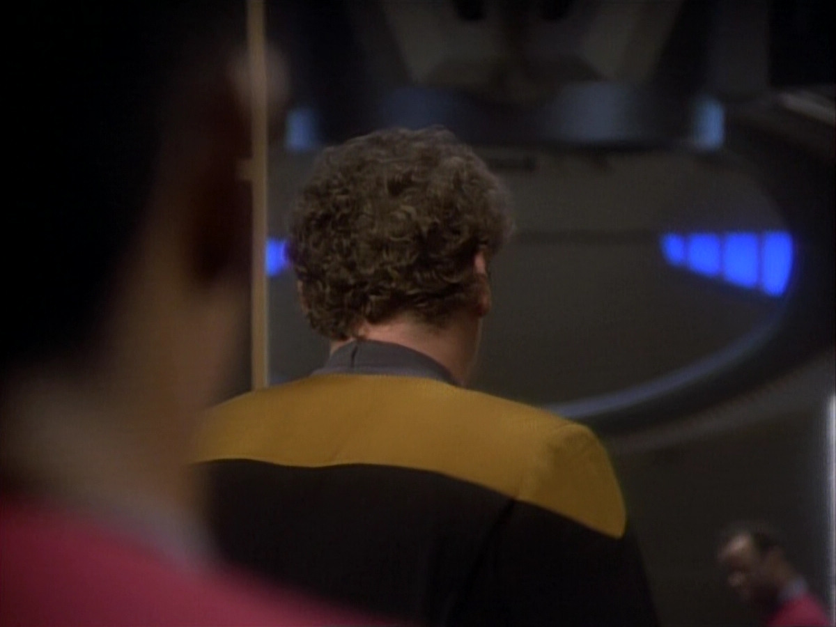 extant_StarTrekDS9_1x06-CaptivePursuitl_03719.jpg