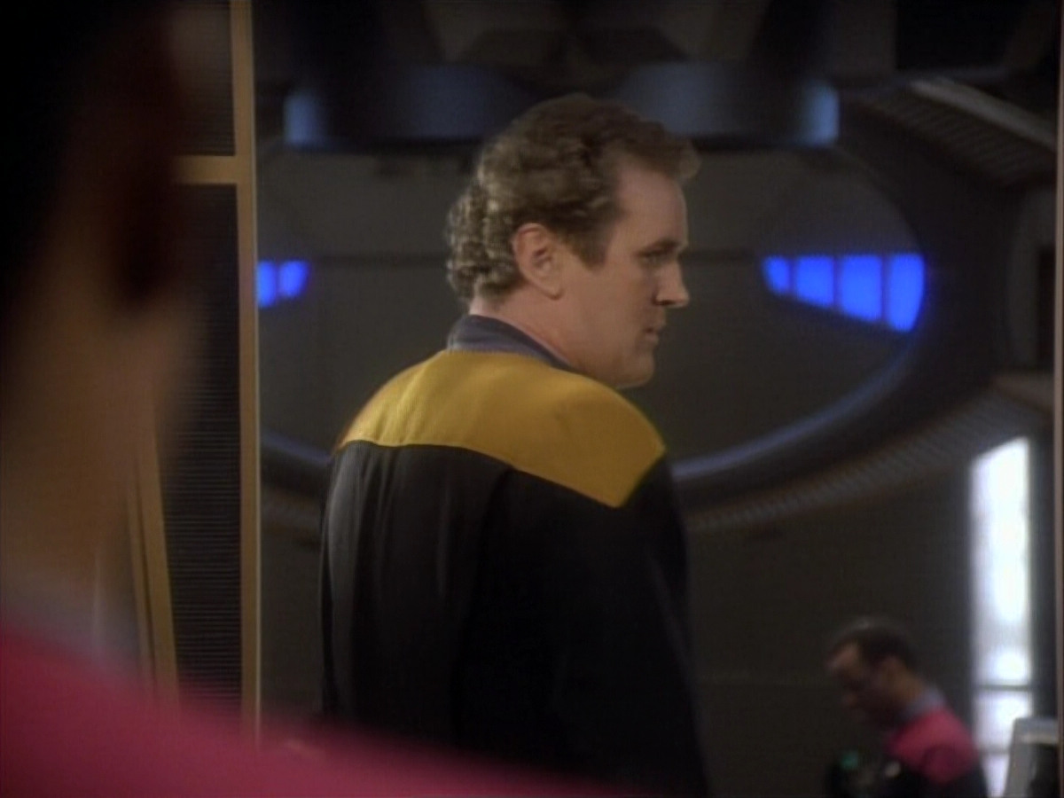 extant_StarTrekDS9_1x06-CaptivePursuitl_03721.jpg