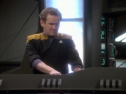 extant_StarTrekDS9_1x06-CaptivePursuitl_00198.jpg
