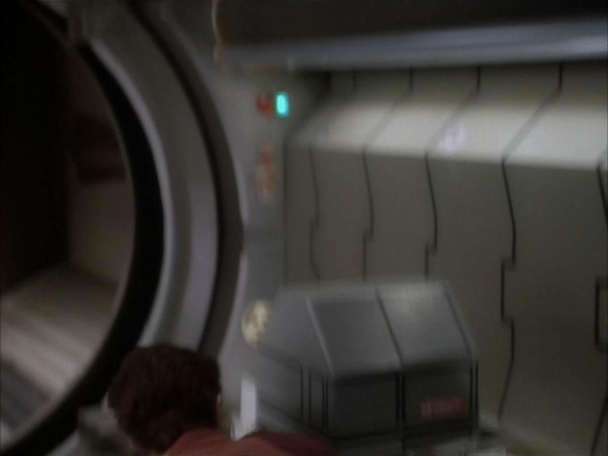 extant_StarTrekDS9_1x07-Q-Less_00182.jpg