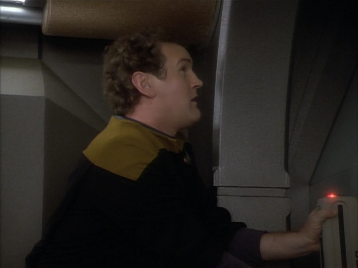 extant_StarTrekDS9_1x07-Q-Less_00196.jpg