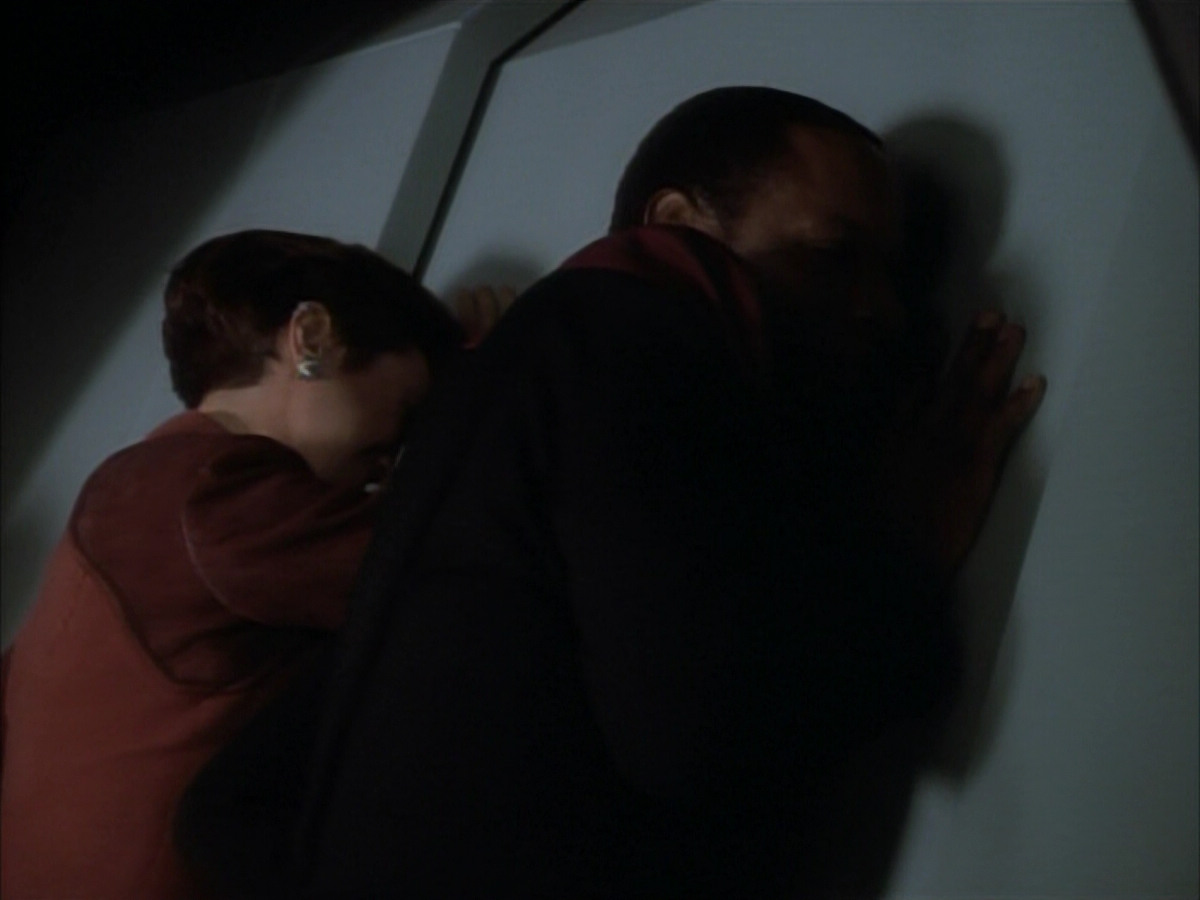 extant_StarTrekDS9_1x07-Q-Less_00203.jpg