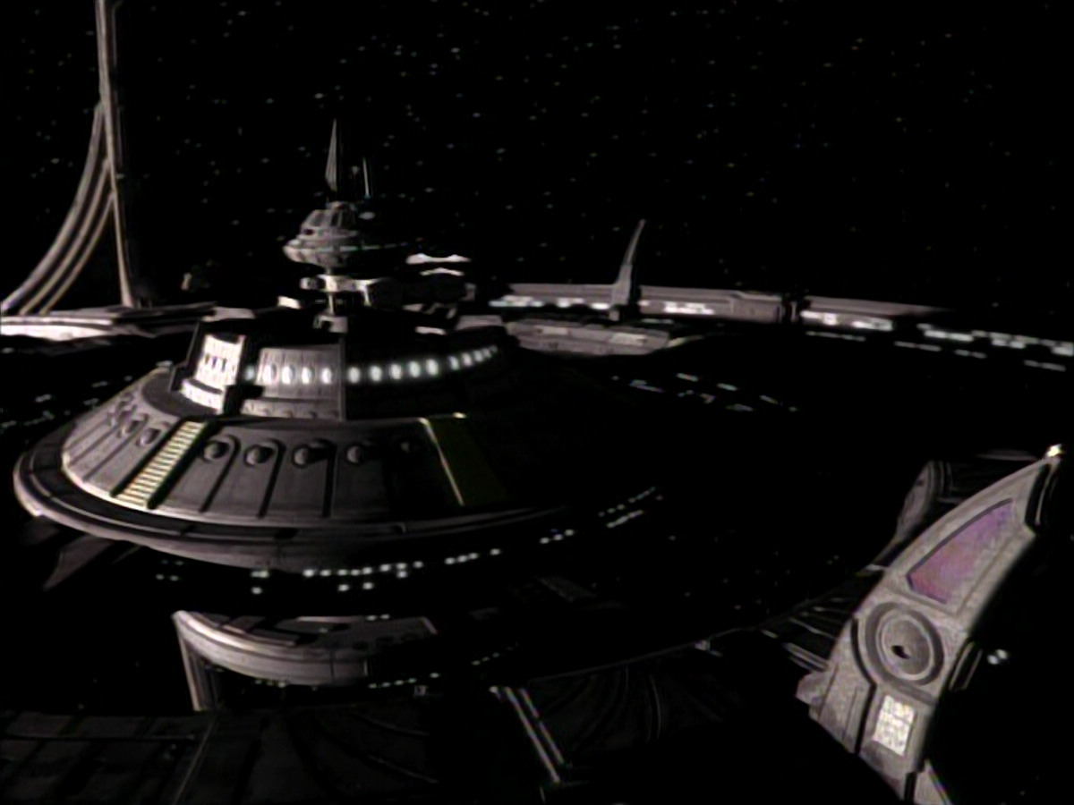extant_StarTrekDS9_1x07-Q-Less_00584.jpg