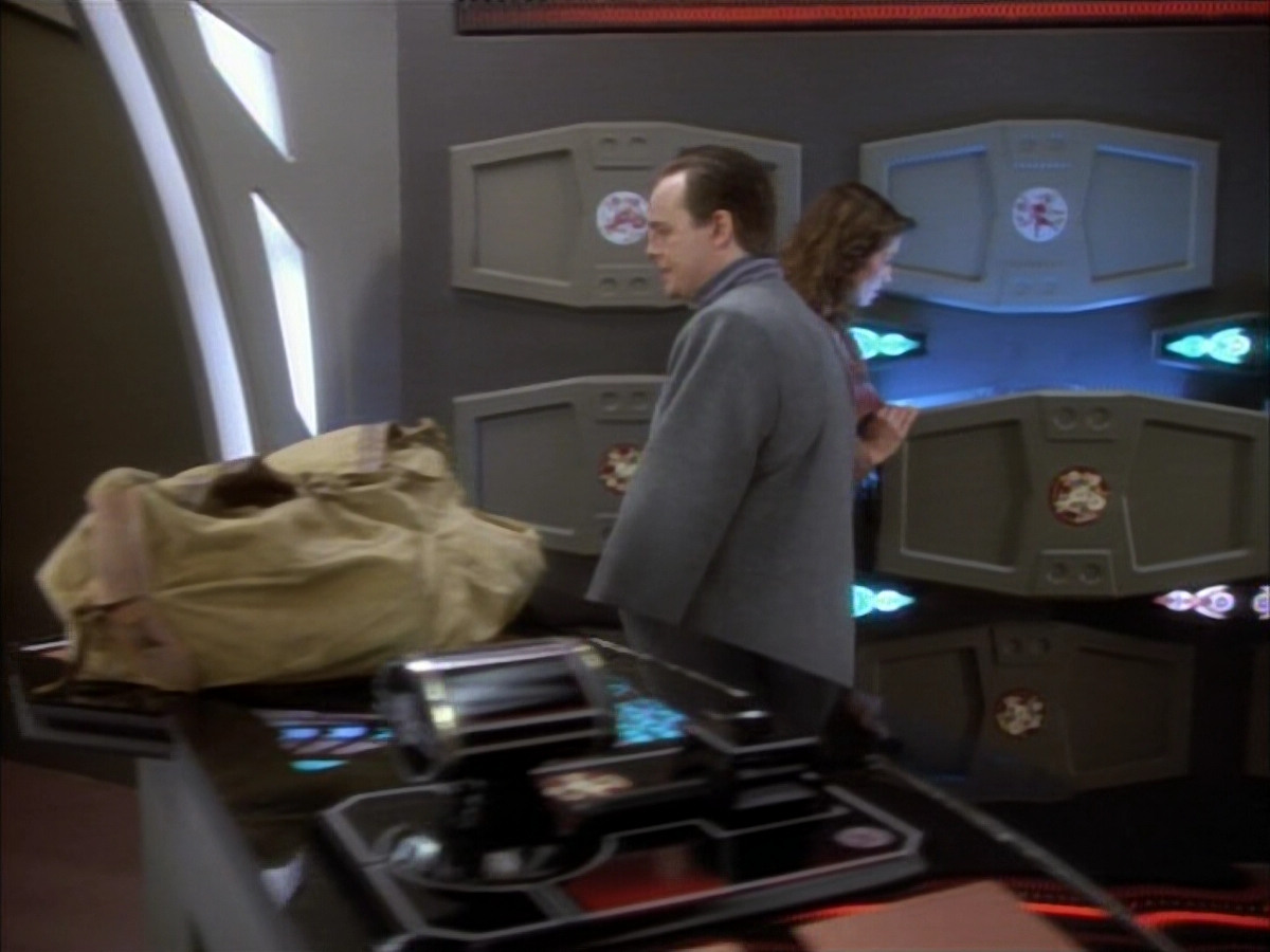 extant_StarTrekDS9_1x07-Q-Less_00612.jpg
