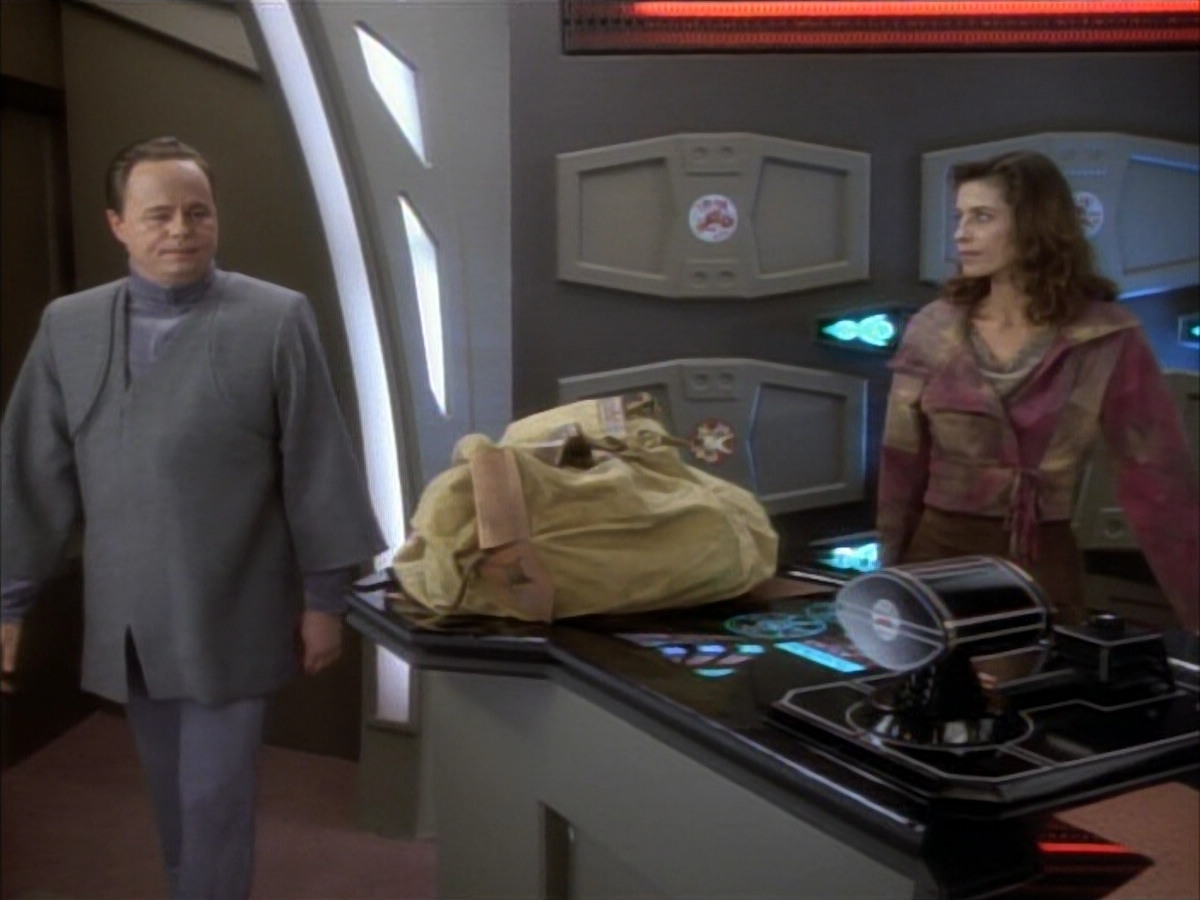 extant_StarTrekDS9_1x07-Q-Less_00615.jpg