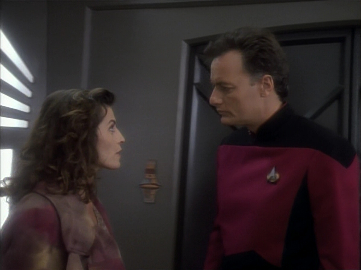 extant_StarTrekDS9_1x07-Q-Less_01260.jpg