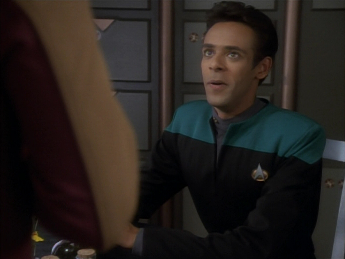 extant_StarTrekDS9_1x07-Q-Less_01630.jpg